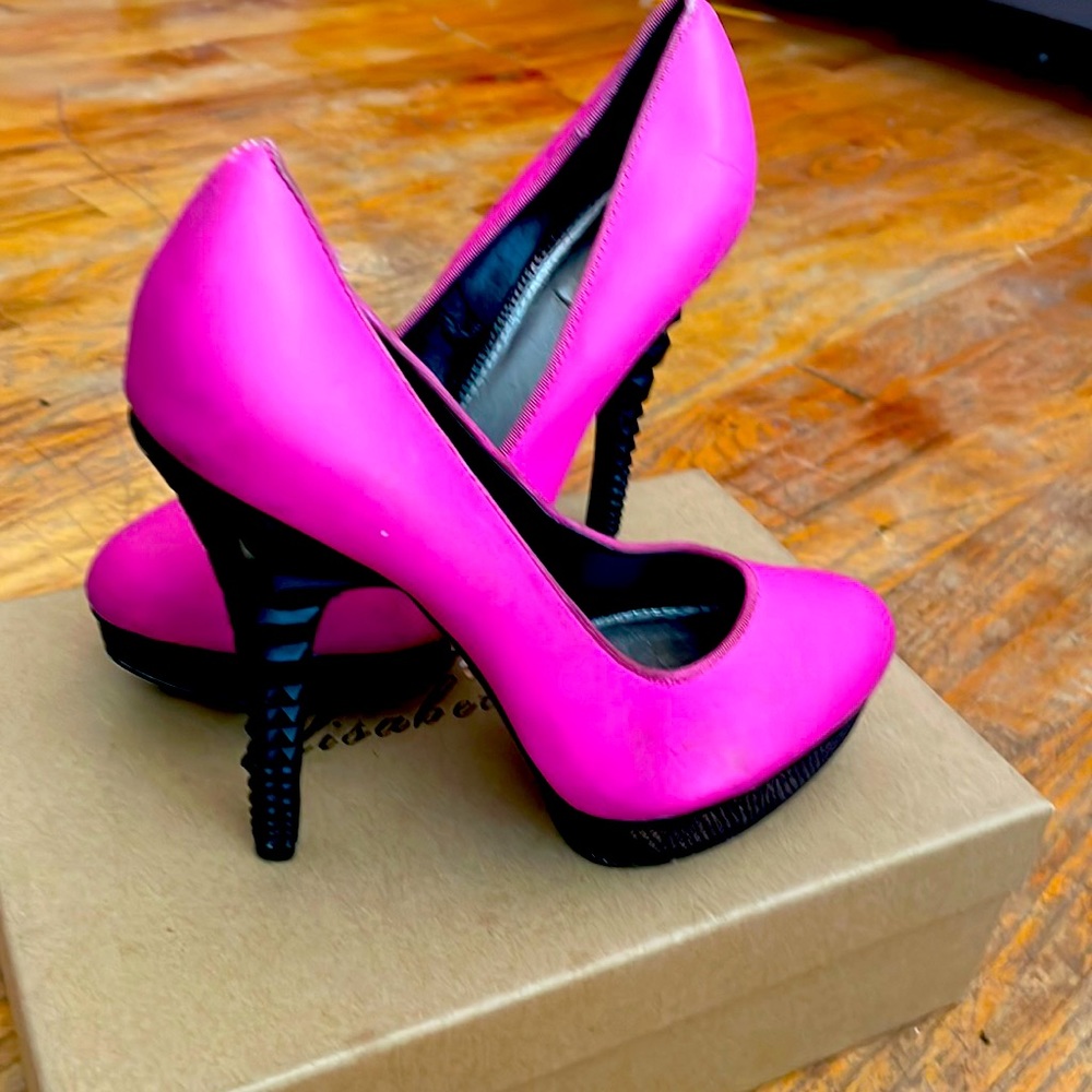 Pink Stiletto Pumps w/ embellished geometric black high heels